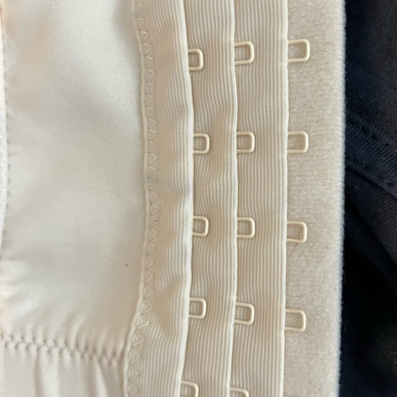 Full coverage bra - Picture 5 of 6